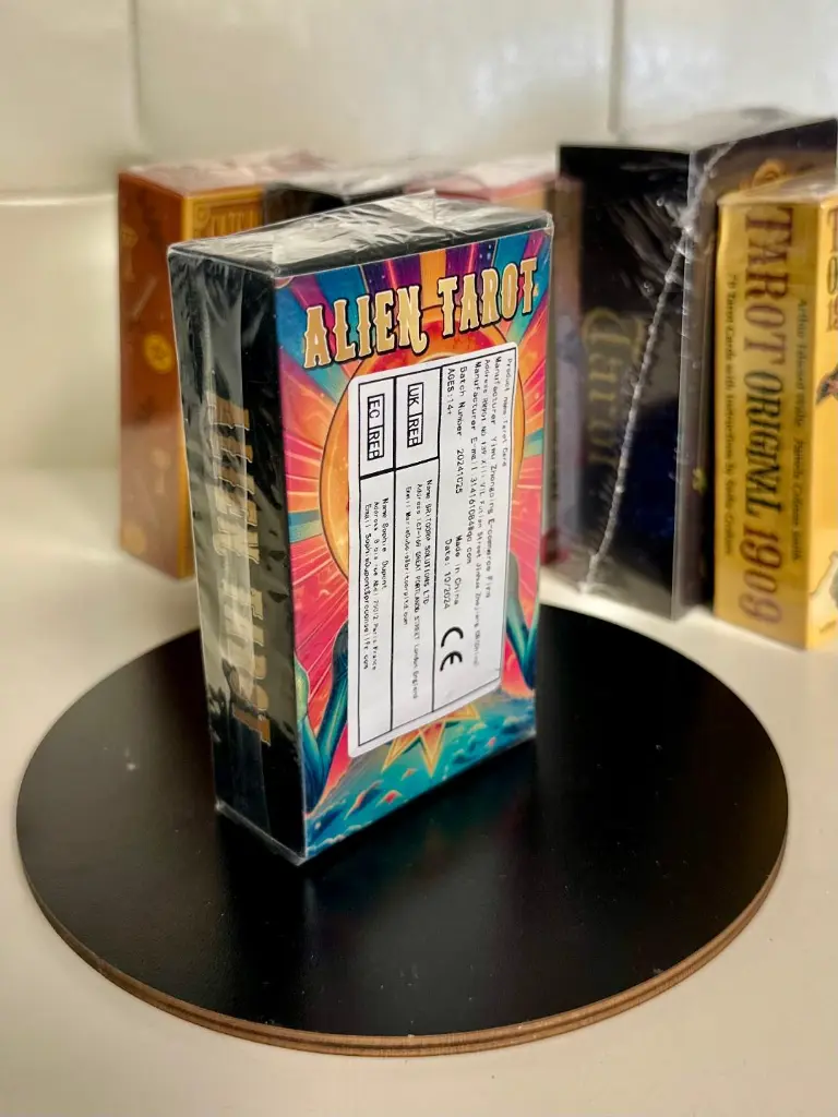 alien tarot.webp